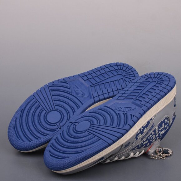 Air Jordan 1 Fragment x Travis Scott Sneaker - Picture 4 of 9